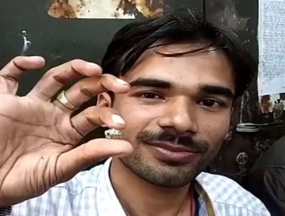 दस महीने बाद चमकी युवक की किस्मत, खुदाई में मिला 70 लाख का हीरा