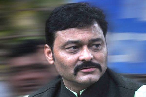 संजय पाठक पर कमलनाथ सरकार का शिकंजा