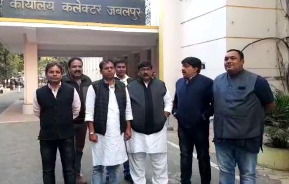 प्रधानाध्यापक ने कमलनाथ को कहा ‘डाकू’, वीडियो वायरल, कार्रवाई पर अड़ी कांग्रेस