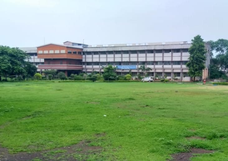 उच्च शिक्षा के मापदंड व निर्धारित शर्तो को पूरा नहीं कर पा रहे जिले के कॉलेज