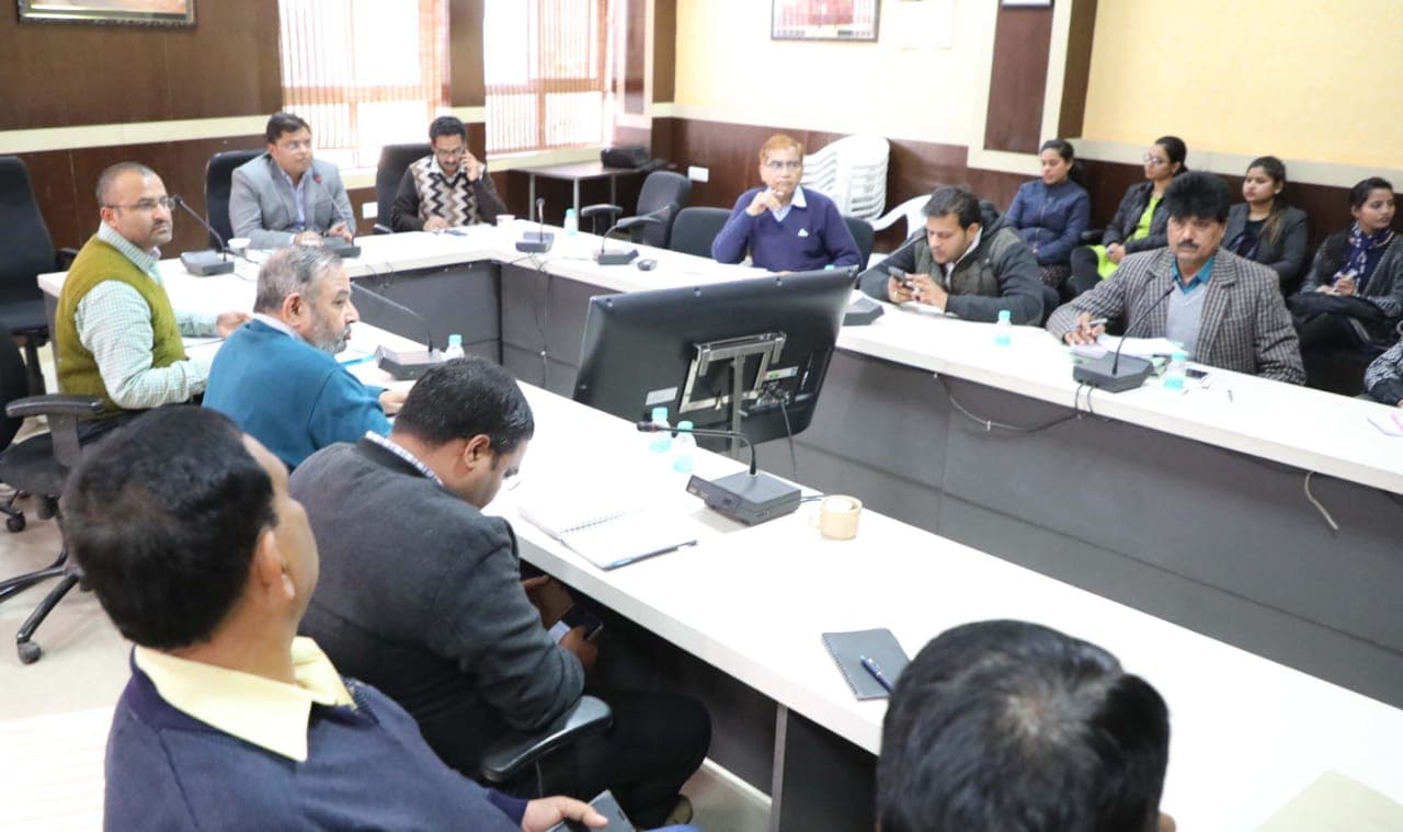 फर्जीवाड़े के दोषी 8 प्राथमिक सहकारी समितियों के प्रबंधकों व कर्मचारियों पर FIR