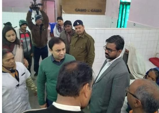 नई पहल: मरीज को सम्मान के साथ स्ट्रेचर पर वार्ड तक लेकर जाएंगे वार्ड बॉय