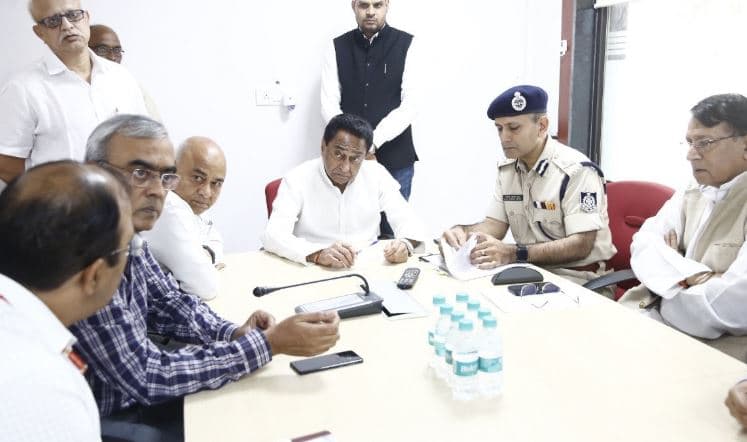 SC के फैसले के बाद पुलिस कंट्रोल रूम पहुंचे सीएम, कानून व्यवस्था पर नजर