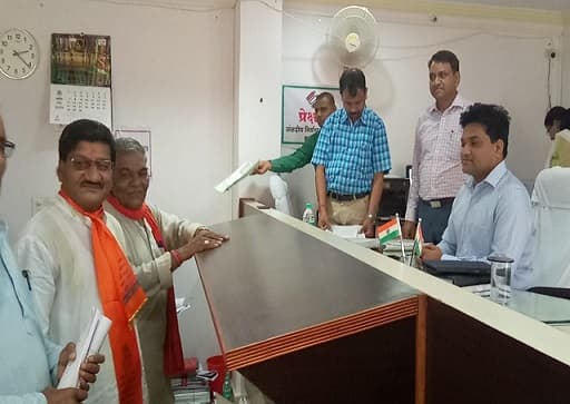 बगावत: सांसद बोध सिंह ने भरा निर्दलीय नामांकन, भाजपा से दिया इस्तीफा