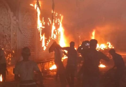 शादी समारोह में अचानक भड़की आग, मची अफरा-तफरी, बाल-बाल बचे लोग