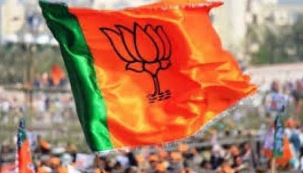 बलात्कार मामले की जांच कर रहे नेताओ की प्रेस कॉन्फ्रेंस में हंगामा
