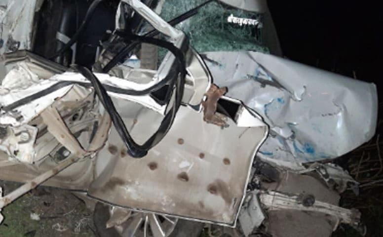 MP: भीषण सड़क हादसे में 3 की दर्दनाक मौत, कार के उड़े परखच्चे, 2 की हालत गंभीर