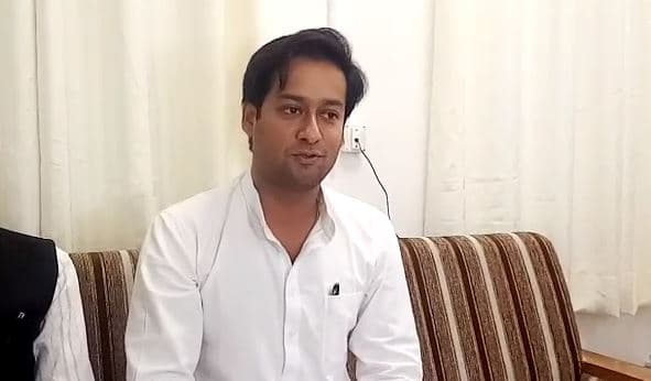 जयवर्धन का पलटवार, ‘गोपाल भार्गव में संस्कार की कमी, भगवान् सद्बुद्धि दे’
