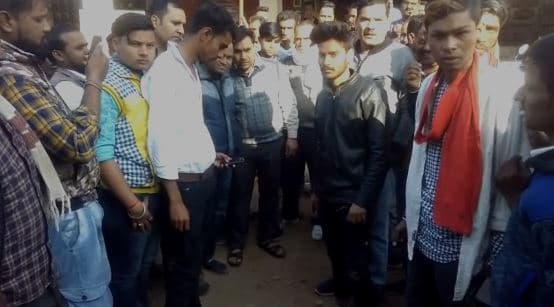 गुना जिले में खत्म हुआ पुलिस का खौफ, सरेआम चल रही हैं गोलियां