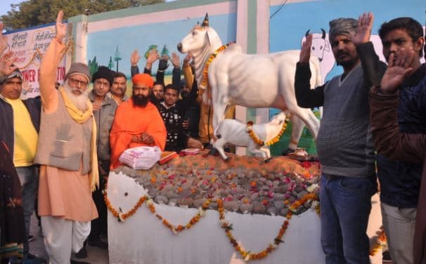 ‘पॉलीथिन हटाओ गौ माता बचाओ’ के नारे के साथ प्रदेश पहला “गौ सेल्फी पॉइंट” लोकार्पित