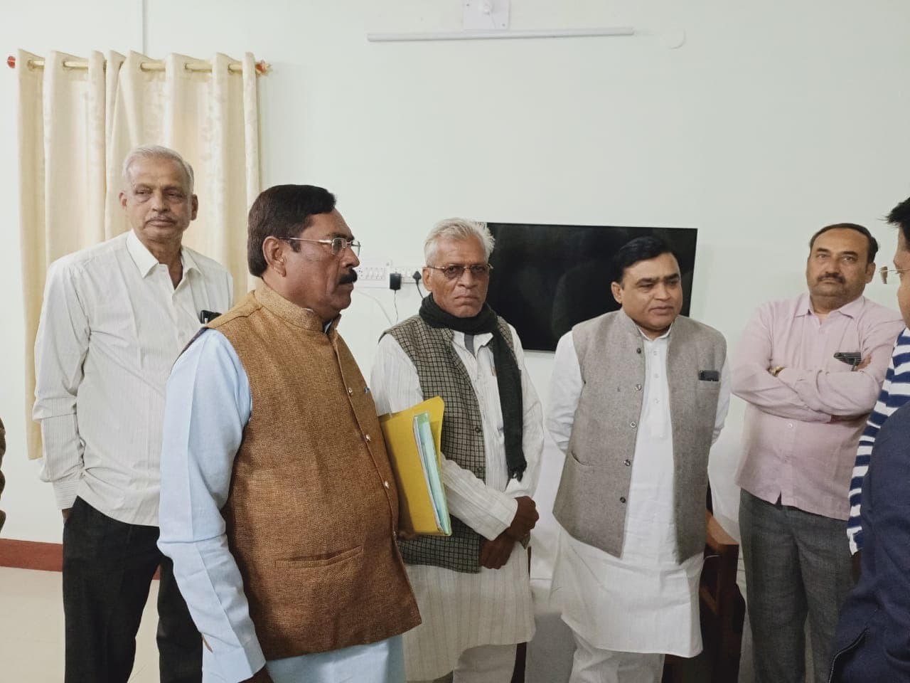 10 लाख निराश्रित गौवंश को संधारण और संवर्धन करना मुख्य लक्ष्य: लखन सिंह यादव