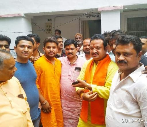 सांसद ने हैंडलूम पार्क में जानी बुनकरों की समस्यायें