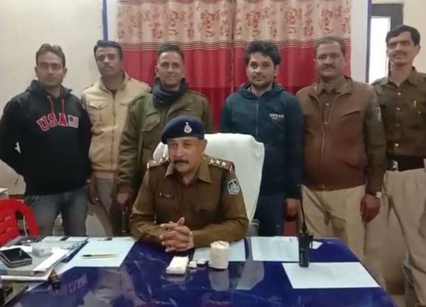 नशे का सौदागर साढ़े तीन लाख की स्मैक के साथ गिरफ्तार