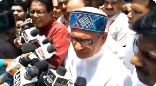 पीड़ित परिवार से मिले शिवराज, कहा- 5 लाख पर्याप्त नही, दोषी पुलिसकर्मियों पर चले मुकदमे