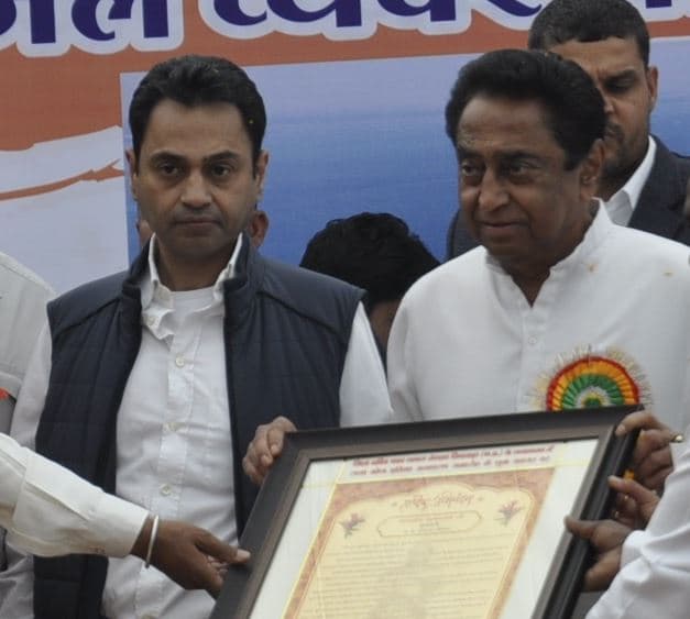 सीएम कमलनाथ के बेटे नकुल की होगी राजनीति में एंट्री, समर्थन में हुई नारेबाजी