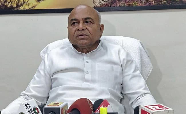 सिंधिया समर्थकों पर गोविंद सिंह का निशाना, कांग्रेस के खिलाफ जाने वाले पार्टी छोड़ दें