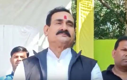 VIDEO: दतिया पहुंचे नरोत्तम का जोरदार स्वागत, विरोधियों पर बोला कड़ा हमला