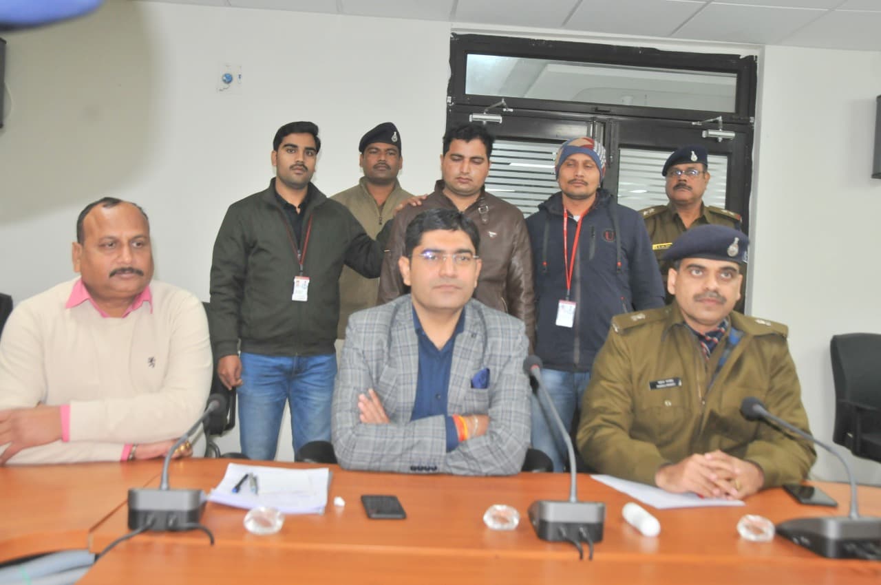 हाईकोर्ट जज बताकर शस्त्र लायसेंस जारी करने की सिफारिश करने वाला गिरफ्तार1