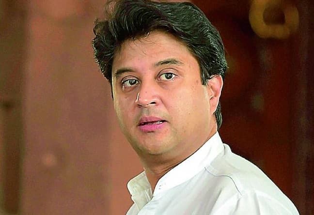 सिंधिया की राह में कौन अटका रहा रोड़े