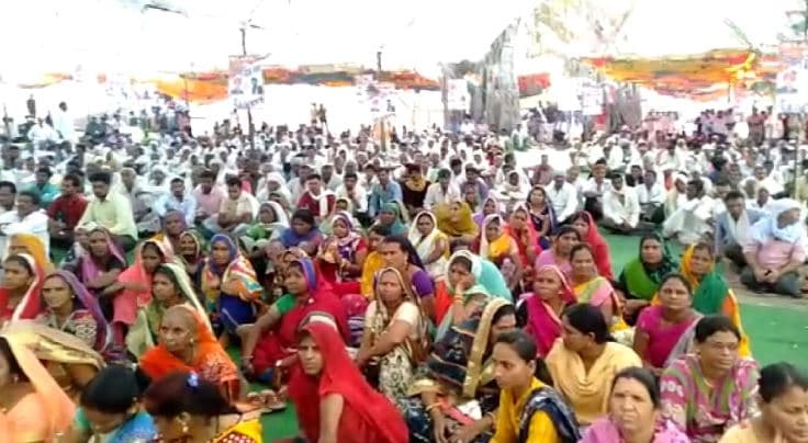 सिद्धू के इंतजार में तीन घंटे बैठे रही जनता, नहीं आये कांग्रेस स्टार प्रचारक