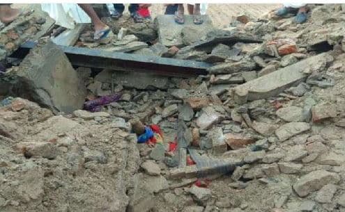 दर्दनाक हादसा: निर्माणाधीन शौचालय की दीवार गिरी, दबने से 2 मासूमों की मौत, 1 की हालत गंभीर