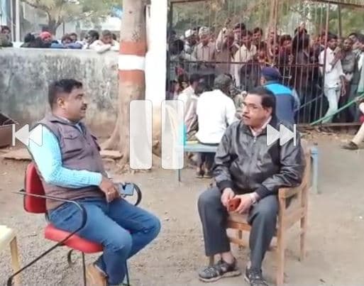 शमशाबाद में यूरिया खाद नहीं मिलने से किसान हो रहे हैं परेशान