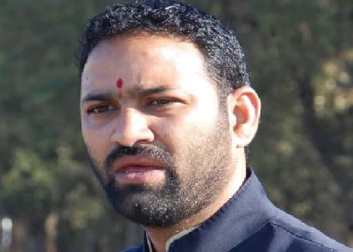 बेमौसम बारिश पर कृषि मंत्री का ट्विट, ‘किसान चिंता न करें, हर संभव मदद को तैयार’