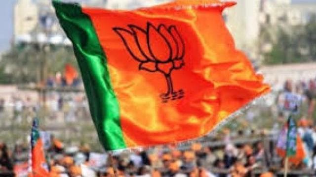 भाजपा को बड़ा झटका, नाराज जिलाध्यक्ष और पूर्व मंत्री ने दिया इस्तीफा