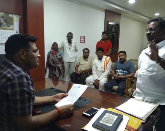 पंधाना विधायक सहित लोगों ने एसपी से की कार्रवाई की मांग