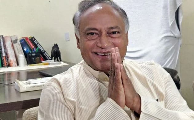 लक्ष्मण ने फिर पार की रेखा