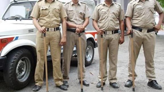 पुलिस अधीक्षक एसएस चौहान ने आरक्षक को किया निलंबित