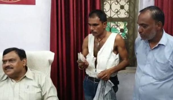 जीआरपी ने 2 लोगों से पकड़ा 21 लाख कैश, हवाला का पैसा होने की आशंका