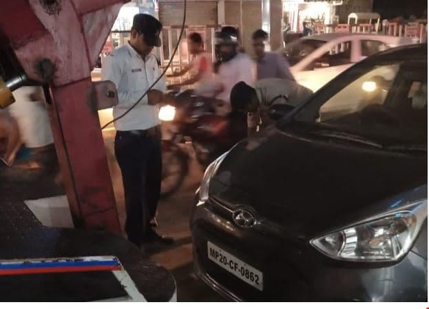 जबलपुर ट्रैफिक पुलिस की रिकॉर्ड समन शुल्क वसूली, एक माह में 60 लाख वसूले