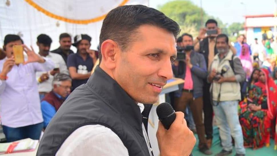 वकीलों के विरोध के बाद मंत्रियों ने रखा अपना पक्ष