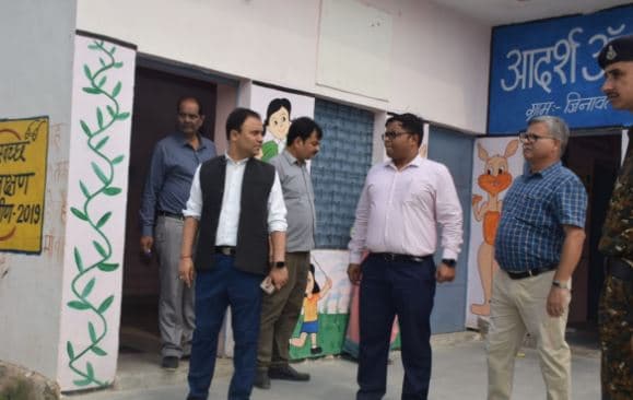 सख्ती : लापरवाह तीन शिक्षक, 2 पंचायत सचिव निलंबित, आंगनबाड़ी सहायिका की सेवाएं समाप्त