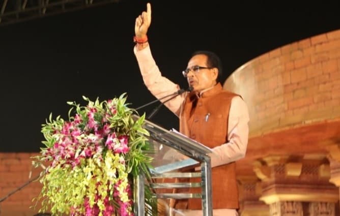 शिवराज करेंगे ताबड़तोड़ सभाएं, गडकरी पहुंचेंगे देवास और उज्जैन