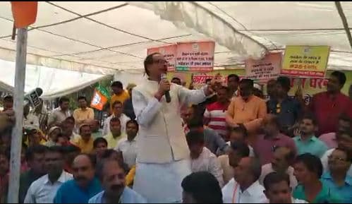 सरकार के खिलाफ भाजपा का प्रदर्शन, शिवराज बोले-कांग्रेस ने गरीबों का कफन भी छीन लिया