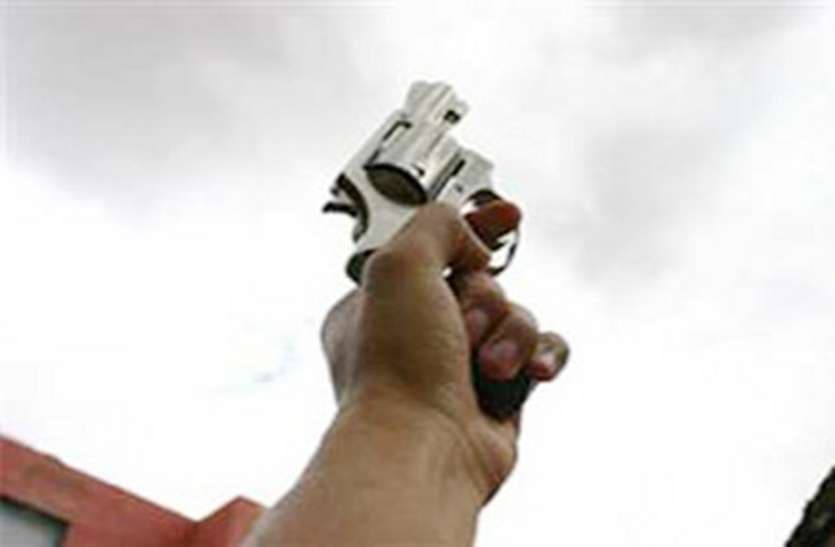 फिर जानलेवा साबित हुई हर्ष फायरिंग, गोली लगने से दूल्हे के पिता की मौत