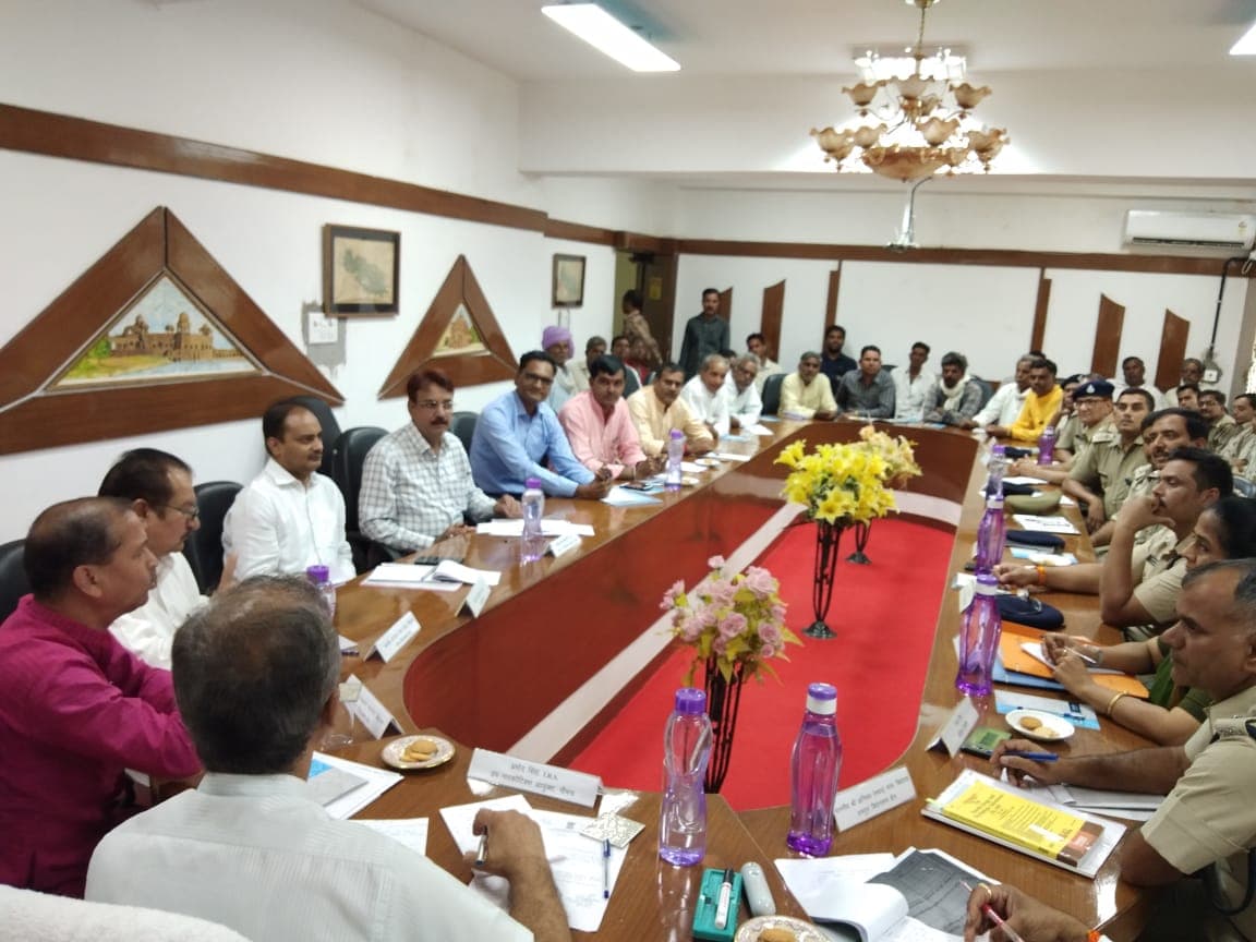 अफीम सलाहकार समिति की बैठक में विधायकों ने दिए सुझाव