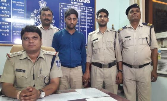 सेना के रिटायर्ड कैप्टन को ठगने वाला युवक दो महिला साथियों के साथ गिरफ्तार