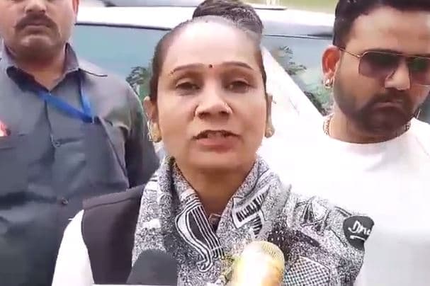 मध्यप्रदेश की ‘बहनजी’ के तीखे तेवर