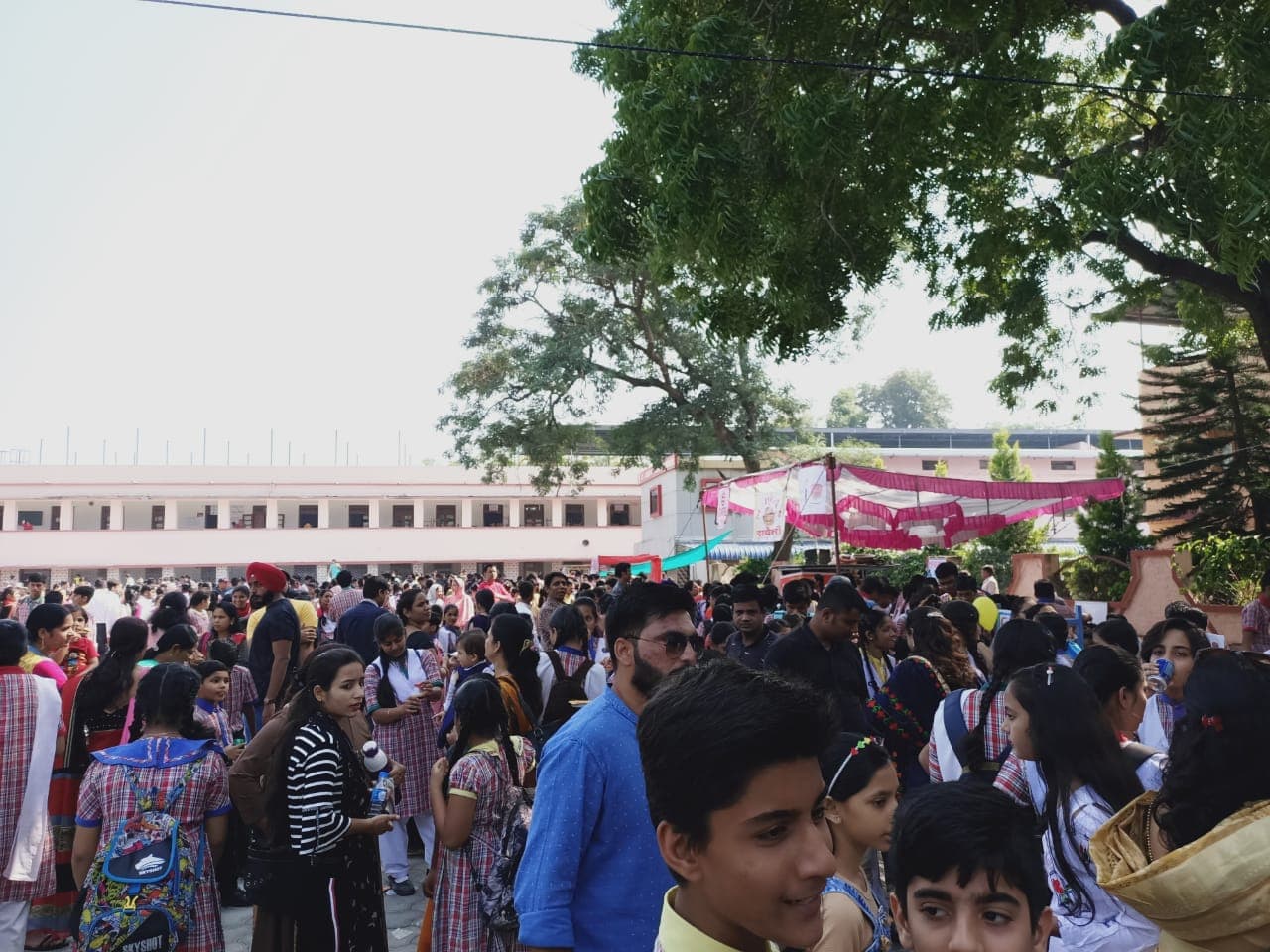 चाचा नेहरू के जन्म दिन पर स्कूलों में लगे बाल मेले