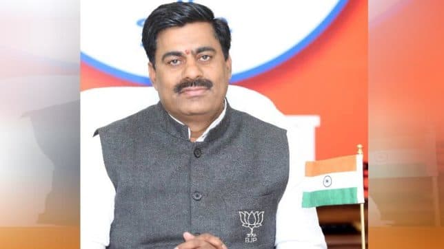 रामेश्वर शर्मा के विरोध में नारेबाजी, दिखाए गए काले झंडे