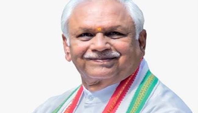 सुरेश पचौरी ने सीएम को लिखा पत्र, वैक्सीनेशन के लिए आयु बंधन समाप्त करने की मांग