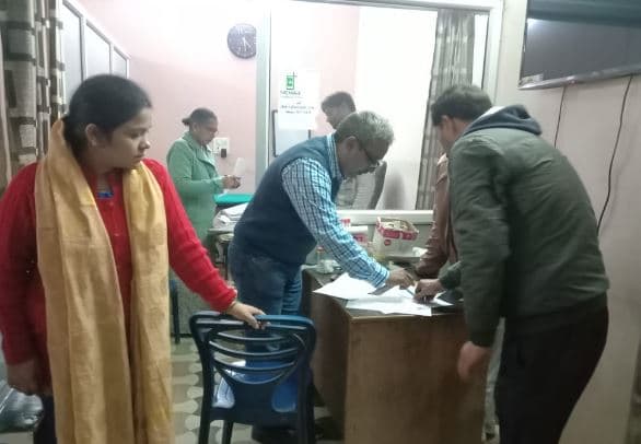 आंगनबाड़ी सहायिका झांसी ले जाकर कराती थी भ्रूण लिंग परीक्षण, पिंक सेल ने की कार्रवाई