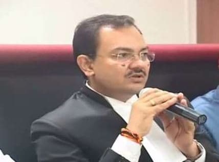 पुरुषेन्द्र कौरव के इस्तीफे के बाद नए महाधिवक्ता को लेकर कयास शुरू