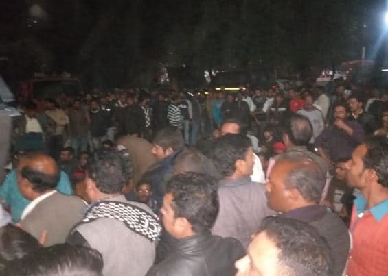 पूर्व भाजपा मंत्री के रिश्तेदार को आरक्षक ने जमकर पीटा, नेताओं ने थाना घेरा