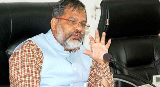 छिन्दवाड़ा कलेक्टर को हटाने की मांग, चुनाव आयोग से शिकायत