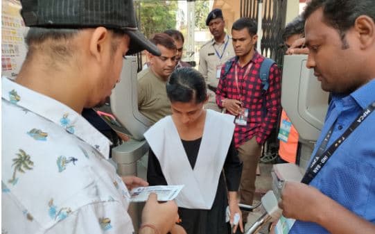 भारत और बांग्लादेश मैच देखने पहुंची गीता बोली- ‘विराट मेरा फेवरेट’
