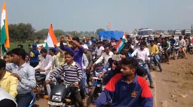 VIDEO: शहीद अश्विनी को अंतिम विदाई देने उमड़ा जनसैलाब, पाकिस्तान मुर्दाबाद के लगे नारे